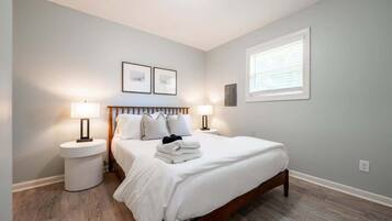 2 bedrooms, iron/ironing board, WiFi, bed sheets