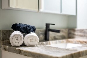 Bathtub, hair dryer, towels, shampoo - Stylish 2BR Indy Retreat with Private Backyard (Indianapolis)