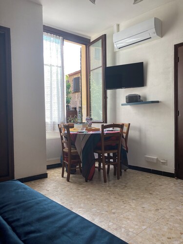 Dans un cadre bucolique  idyllique charmante maison de 32M2 climatisée