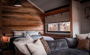 3 bedrooms, desk, iron/ironing board, WiFi