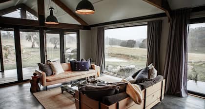 + MOUNTAIN LUXURY + Pets Welcome + SECLUSION +