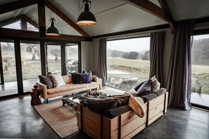 Televisio, takka, DVD-soitin