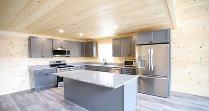 New Construction! Beautiful Pet Friendly Home to spend your vacation in the White Mountains (HH11T)