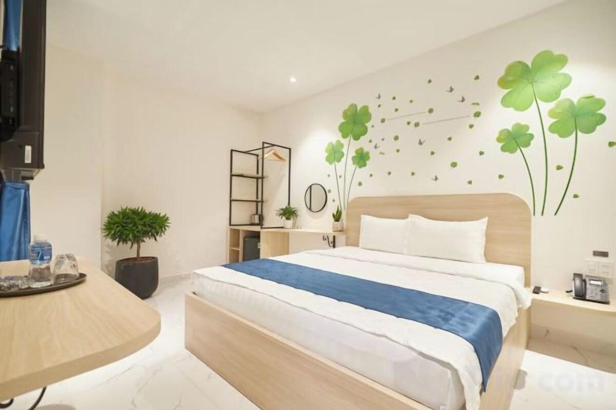 Desk, blackout curtains, free WiFi, bed sheets