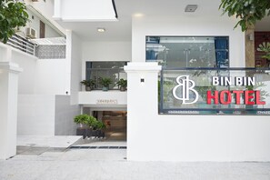 Exterior - Bin Bin Hotel 9 - Near Tam Anh Hospital (Ho Chi Minh City)