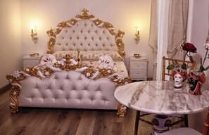 Quarto superior | 1 quarto, escrivaninha, espaço de trabalho para notebook