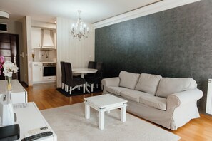 42-inch LCD TV with digital channels - Sofija (Novi Sad)