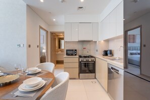 Fridge, microwave, oven, stovetop