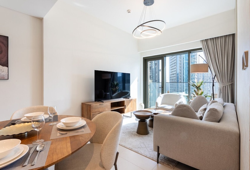 Elegant 1 Bedroom L City Views L Downtown Dubai - Dubai