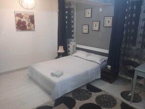 1 Schlafzimmer, Bügeleisen/Bügelbrett, Bettwäsche