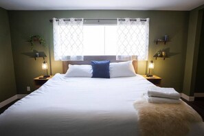 Skrivebord, strykejern/-brett, wi-fi og sengetøy