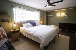 Schreibtisch, Bügeleisen/Bügelbrett, WLAN, Bettwäsche