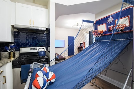 Game room. W Pershing · Large Chicago Apt 3 Bed | 12 Min Downtown | Arcade