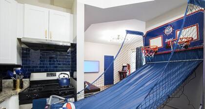 W Pershing · Large Chicago Apt 3 Bed | 12 Min Downtown | Arcade