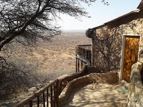 Family Chalet, Valley View | 1 bedroom, free WiFi, bed sheets. Lentswe Lodge