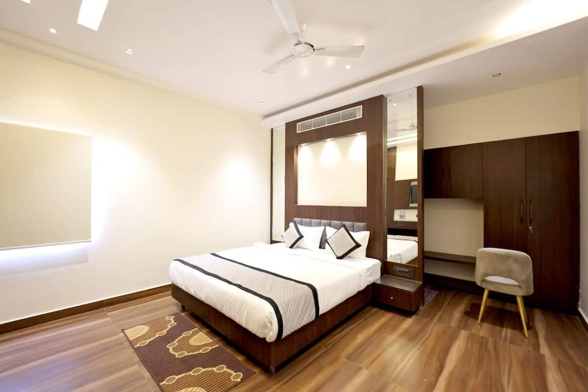 Premium Room | 1 bedroom, Egyptian cotton sheets, premium bedding, memory foam beds