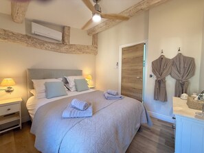1 chambre, fer et planche à repasser, Wi-Fi, literie fournie