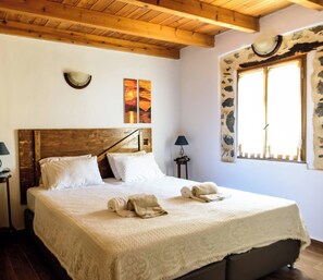 3 bedrooms, iron/ironing board, travel cot, free WiFi