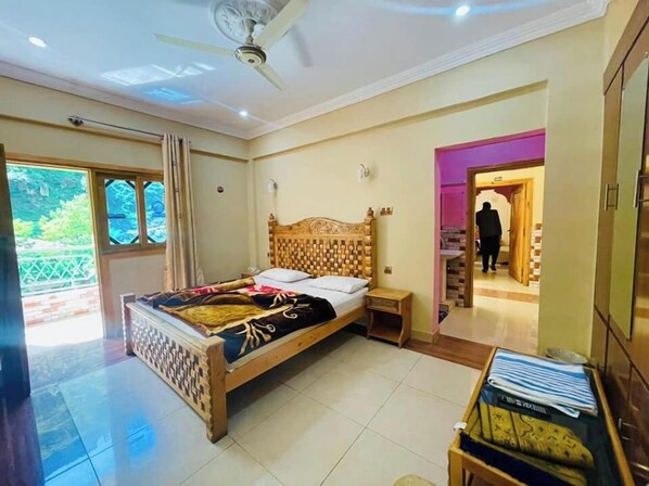 Chambre Double Deluxe | Chambres insonorisées, fer et planche à repasser, Wi-Fi gratuit