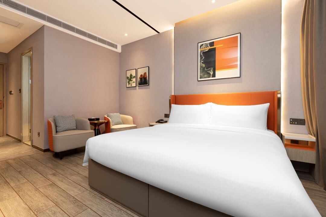 comfort single room | individually decorated, desk, laptop workspace, blackout curtains