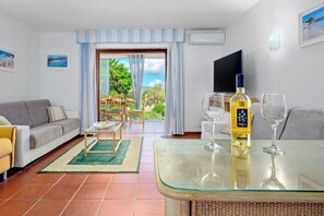 TV - Wonderful apartment within walking distance from the center and beaches of Porto Rotondo (Porto Rotondo)