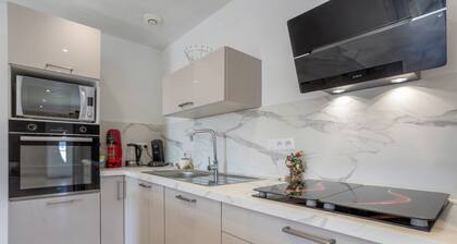 Holiday Home 'Corps de Ferme au Calme' with Garden