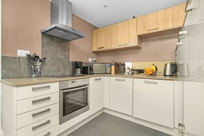Private kitchen - King's Cross Apartment with Terrace (London)