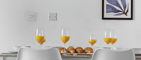 City Διαμέρισμα | Περιοχή καθιστικού | Τηλεόραση με επίπεδη οθόνη 40 ιντσών με δορυφορικά κανάλια