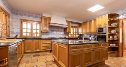 Villa 'Marjals' with Private Pool, Wi-Fi and Air Conditioning
