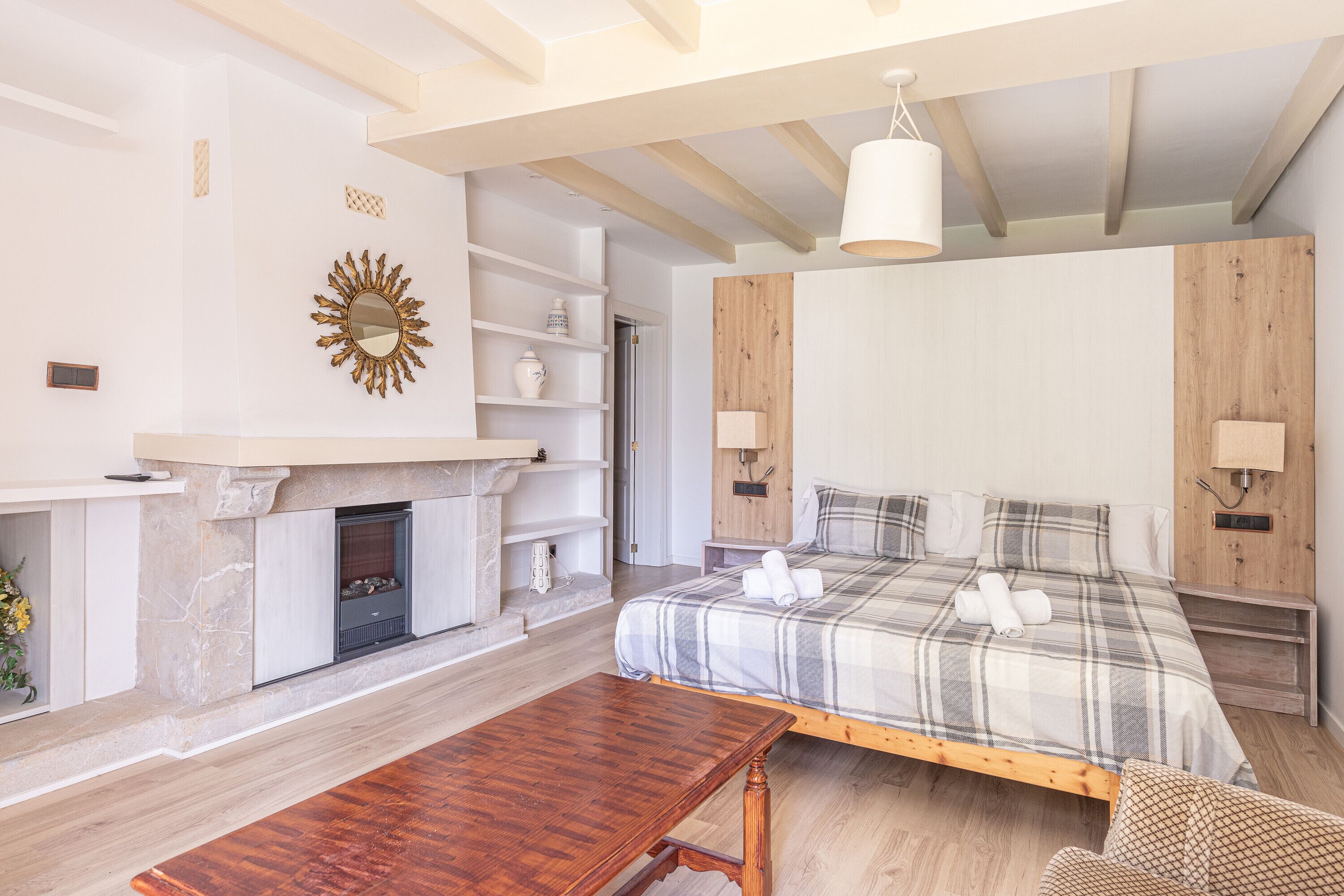 8 slaapkamers, een strijkplank/strijkijzer, gratis wifi, beddengoed