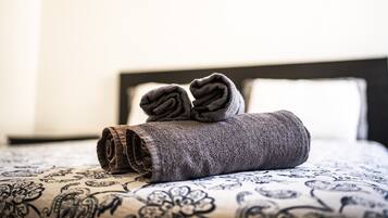 2 bedrooms, iron/ironing board, free WiFi, bed sheets