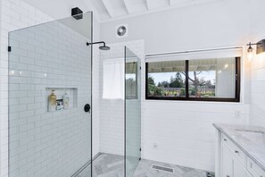 Shower, hair dryer, towels