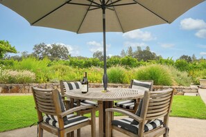 Outdoor dining - Vineyard Villa: Pool/Spa | Pickleball/Tennis | Dog (Santa Rosa)
