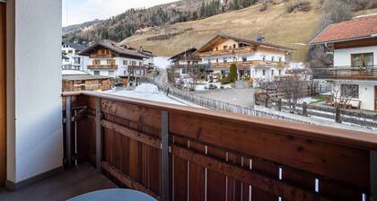 Apartment 'Speckign 4' with Mountain View, Balcony and Wi-Fi
