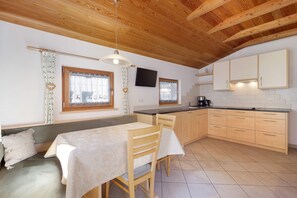 Dining - Apartment 'Speckign  2' with Mountain View, Balcony and Wi-Fi (Ahrntal)