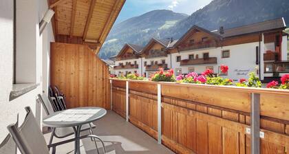 Apartment 'Speckign 2' with Mountain View, Balcony and Wi-Fi