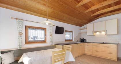 Apartment 'Speckign 2' with Mountain View, Balcony and Wi-Fi