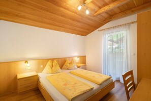 1 bedroom, free WiFi, bed sheets - Apartment 'Speckign  1' with Mountain View, Balcony and Wi-Fi (Ahrntal)