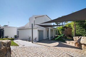 Exterior - Villa "Pine Lodge" gated residence with heated private pool (Vilamoura)