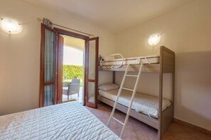 2 bedrooms, bed sheets