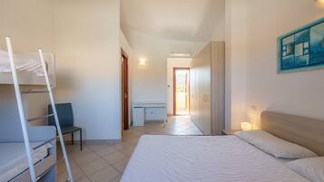 1 habitación y ropa de cama