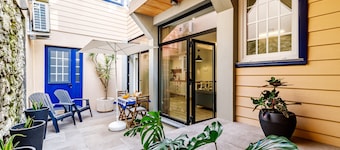 Apartment 'Ladomar Avenida' with Private Terrace, Private Garden and Wi-Fi