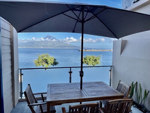 Appartement 'Ladomar Matriz' avec vue sur la mer, terrasse privée et Wi-Fi