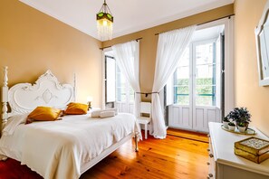 3 dormitorios, tabla de planchar con plancha, wifi gratis y ropa de cama