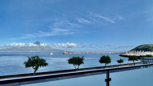 Appartement 'Ladomar Matriz' avec vue sur la mer, terrasse privée et Wi-Fi