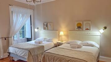 3 slaapkamers, een strijkplank/strijkijzer, gratis wifi, beddengoed