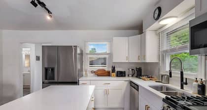 Great Location! Beautiful Home Near Downtown Westmont