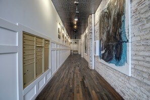 Interior - Loft Style Spacious Lux Apt 102, sleeps 6 (Atlanta)