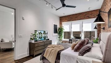 2 bedrooms, desk, iron/ironing board, travel crib