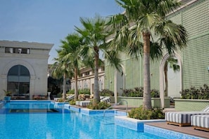 Outdoor pool - The Plaza Doha, LXR Hotels & Resorts (DOHA)